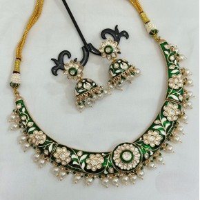 Hasli Necklace Set