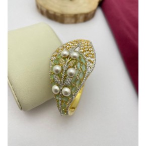 Openable Broad Bracelet
