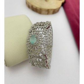 Openable Broad Bracelet