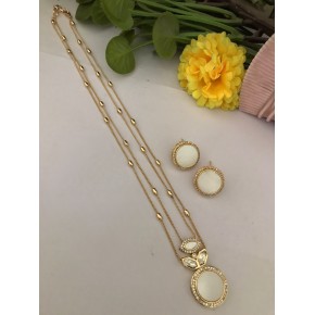 Kundan Pendant Set