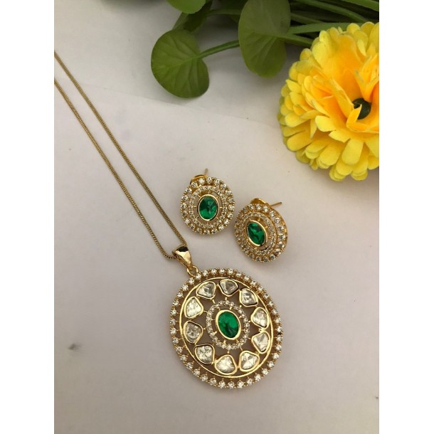 Kundan Pendant Set