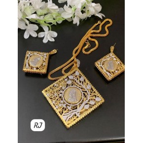 Gold plated pendent set 