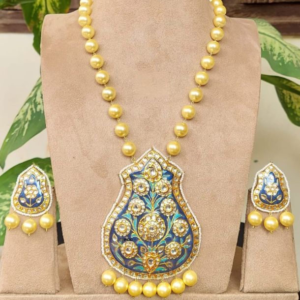 Premium Kundan set